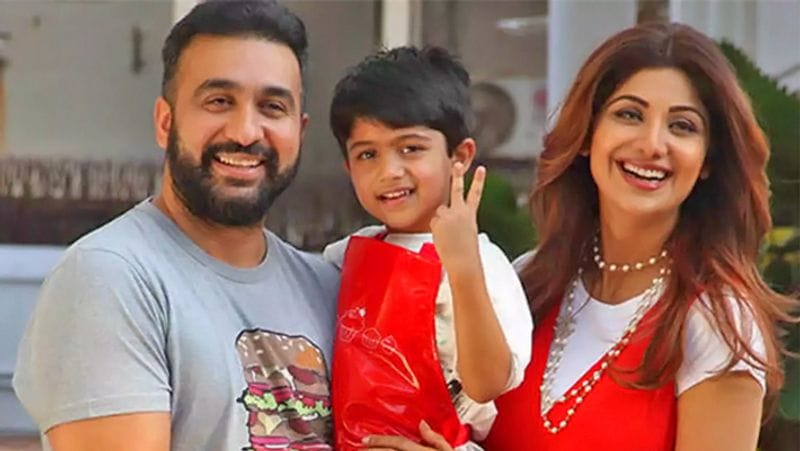 మంగుళూరుకి చెందిన శిల్పా శెట్టి సైతం బాలీవుడ్ లో హీరోయిన్ గా పలు చిత్రాలలో నటించారు. ఈ యోగా బ్యూటీ 2009 పారిశ్రామిక వేత్త రాజ్ కుంద్రాను వివాహం చేసుకున్నారు.