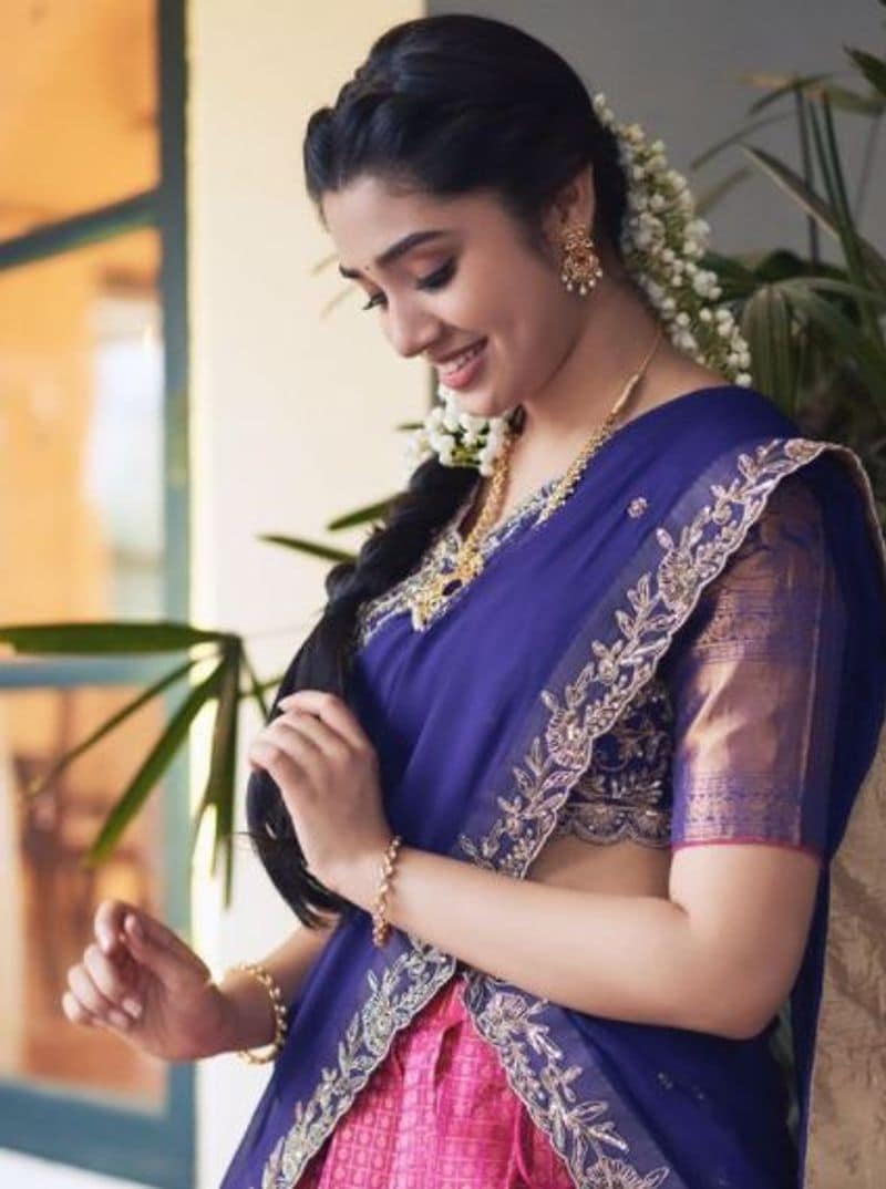 Happy birthday Krithi Shetty Uppena Actress turns 18 dpl