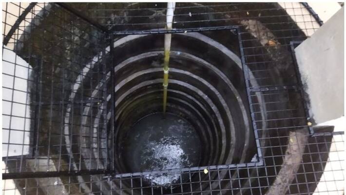 The water in the well rose and dried up with in seconds; The family is in a panic The water in the well rose and dried up with in seconds; The family is in a panic