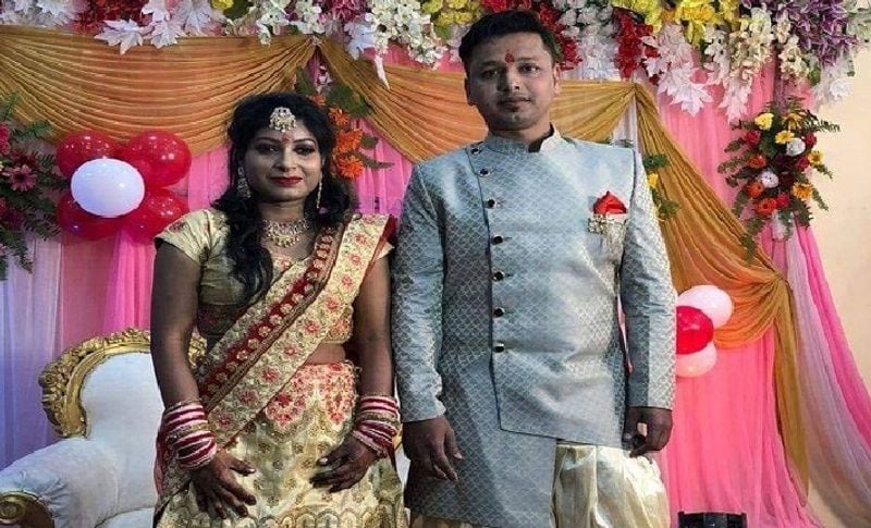 दरअसल, यह दिल दहला देने वाली घटना दरभंगा के लहेरियासराय थाना क्षेत्र के बलभद्रपुर मोहल्ला में हुई। जहां वह एक किराए के मकान में चौथी मंजिल पर रह रही थी। मृतक महिला की पहचान कुमारी विशाखा (29 वर्ष) उर्फ निधि के रूप में हुई है। बताया जाता है कि मृतका जिला आपदा प्रबंधन विभाग में प्रोग्रामर के पद पर कार्यरत थी। शनिवार की शाम को भी ड्यूटी कर घर लौटी थी। जिसके बाद रात को उसने खुदखुशी कर ली।