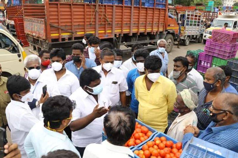 Chennai Koyambedu market vegetables and fruit sales in high rate