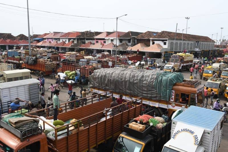 Chennai koyambedu Market will be open from 1 am to 1 pm today