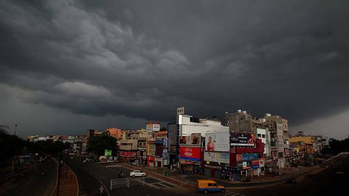 Heavy Rain fall forecast in Kolkata and North Bengal due to the deep depression on 24 September RTB Heavy Rain fall forecast in Kolkata and North Bengal due to the deep depression on 24 September RTB