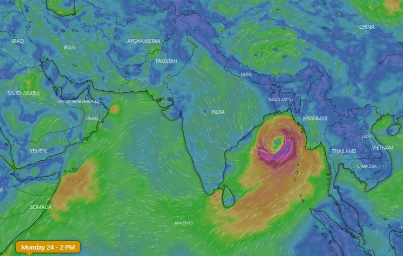 അപകടസാധ്യതയുള്ള പ്രദേശങ്ങളിൽ സമയബന്ധിതമായി ഒഴിപ്പിക്കൽ പൂർത്തിയാക്കണം. തീരത്തും കടലിലും ജോലി ചെയ്യുന്നവരുടെ സുരക്ഷ ഉറപ്പാക്കണം. വൈദ്യുതി വിതരണം, വാർത്താവിനിമയ ശൃംഖല എന്നിവയിലെ തകരാറുകൾ വേഗത്തിൽ പരിഹരിക്കണമെന്നും പ്രധാനമന്ത്രി ആവശ്യപ്പെട്ടു.(ചിത്രം വിന്ഡി ഡോട്ട് കോമില് നിന്ന് )