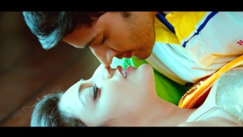 వీరిద్దరిలో ఈ స్థాయిలో ఇంటెన్స్, రొమాంటిక్ టాలెంట్ ఉందా? అని ఆశ్చర్యపోయేలా చేస్తున్నాయి. అంతగా ఈ ఇద్దరు తెరపై రెచ్చిపోయి రొమాన్స్ చేశారు.