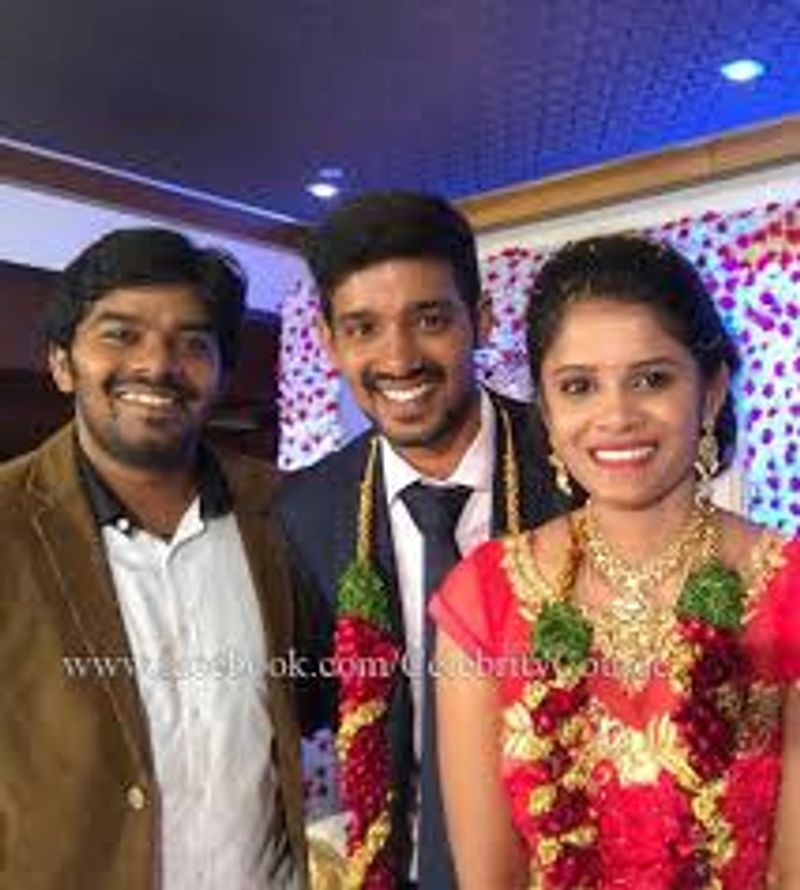 యాంకర్ రష్మీతో సుధీర్ రొమాన్స్ మరో ఎత్తు. బుల్లితెర ప్రేమికులుగా ప్రచారం అవుతున్న సుధీర్, రష్మీ రొమాన్స్ ప్రేక్షకులకు పిచ్చ మజా పంచుతుంది. వీరి మధ్య పంచ్ లు, అల్లర్లు, గిల్లి కజ్జాలు, రొమాంటిక్ సాంగ్స్ అలరిస్తూ ఉంటాయి.