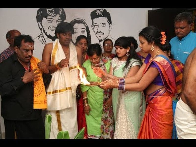 కెరీర్ బిగినింగ్ లో సుధీర్ ఆర్థికంగా అనేక బాధలు పడ్డారు. తినడానికి తిండి లేక, జేబులో డబ్బులు లేక చాలా ఇక్కట్లు పడ్డట్లు ఆయన కొన్ని సందర్భాల్లో తెలియజేశారు. బుల్లితెరకు రాకముందు మ్యాజిక్ షోలు ఇచ్చేవాడట సుధీర్.
