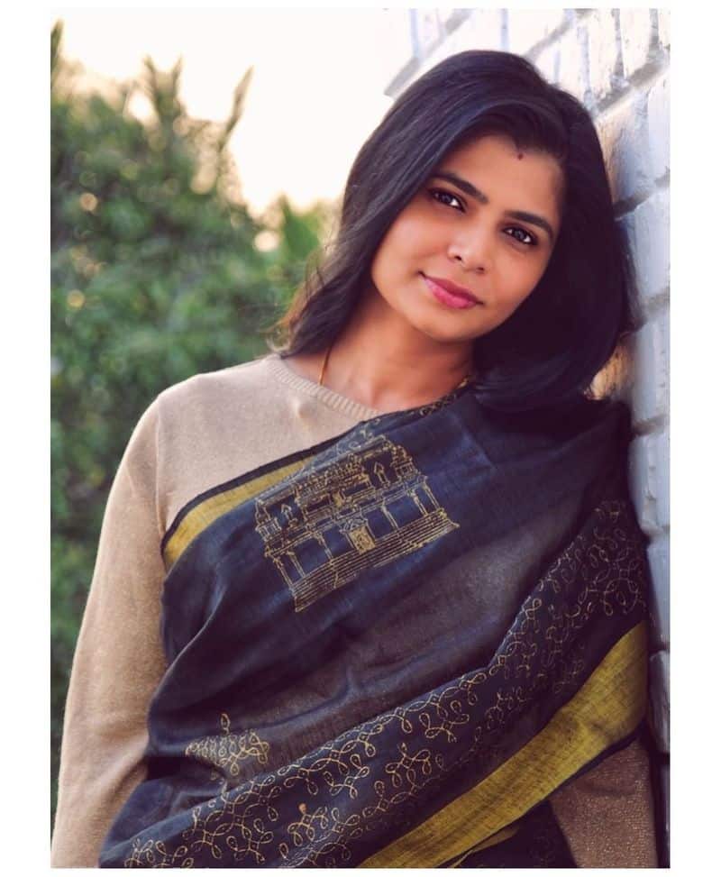 Do not tight jeans .. Put on dupatta .. Please close your mouth .. teach sex education ..Chinmayi angry.