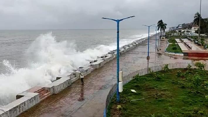 State govt planning for open floating houseboats and restaurant near digha bmm State govt planning for open floating houseboats and restaurant near digha bmm