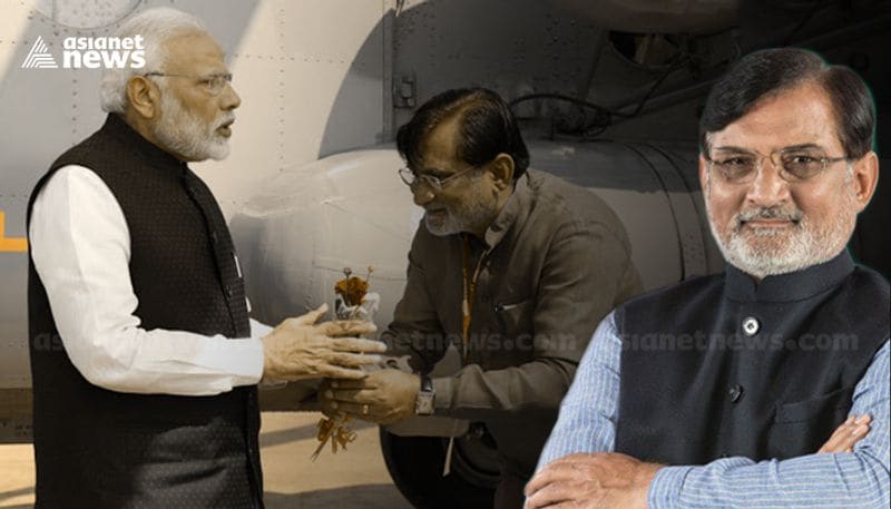ఎందుకిలా జరిగింది? దీనికి కారకులెవరు? వినిపించే పేరు ప్రఫుల్ కే పటేల్. ఆయనని లక్షద్వీప్ నూతన అడ్మినిస్ట్రేటర్ గా గతేడాది డిసెంబర్లో కేంద్ర ప్రభుత్వం నియమించింది.ఈ పదవి స్వీకరించిన వెంటనే ఆయన జనవరిలో కొన్ని చట్టాలు చేయడానికి ప్రతిపాదనలు చేశారు. ఆయన చేసిన ప్రతిపాదనలన్నీ నీ ప్రజా వ్యతిరేకంగా ఉన్నాయంటూ ప్రజలు దుయ్యబట్టారు. ఆయనపై ఆగ్రహం వ్యక్తం చేస్తున్నారు. గడచిన వారం రోజులుగా లక్షద్వీప్ లో పరిస్థితులు మరింత ఉద్రిక్తంగా మారాయి.