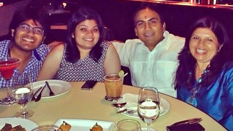 'मैंने प्यार किया' में काम करने से पहले दिलीप जोशी ने कई गुजराती नाटकों में काम किया था। इनमें 'बापू तमे कमाल करी' काफी फेमस हुआ था। इसमें उनके साथ सुमीत राघवन और अमित मिस्त्री ने काम किया है। इन तीनों की जोड़ी 'शुभ मंगल सावधान' में भी काम कर चुकी है।
