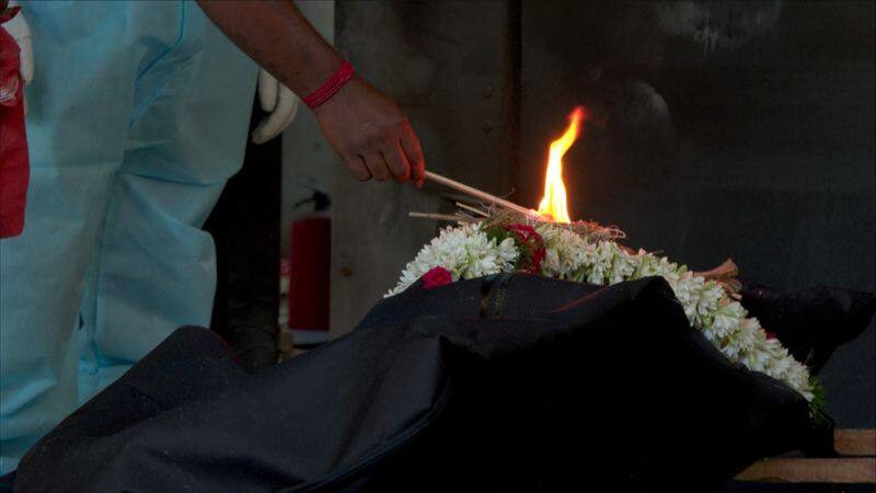 isha services to cremate bodies of those who died for corona
