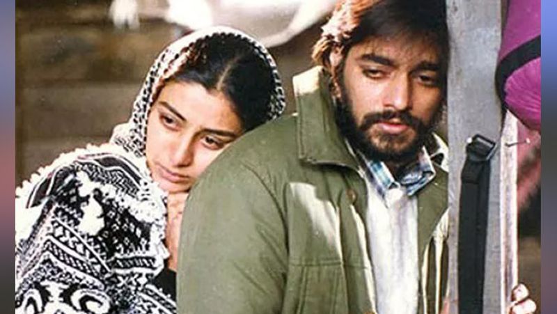 <p>गुलजार की फिल्म माचिस में काम कर चंद्रचूड़ सिंह रातोंरात स्टार बन गए। इसके बाद उन्होंने दाग, क्या कहना और जोश जैसी फिल्मों में काम किया। संजय दत्त, प्रिटी जिंटा, शाहरुख खान, ऐश्वर्या राय के साथ स्क्रीन शेयर करने के बाद भी चंद्रचूड़ सिंह का करियर खास नहीं रहा।</p>