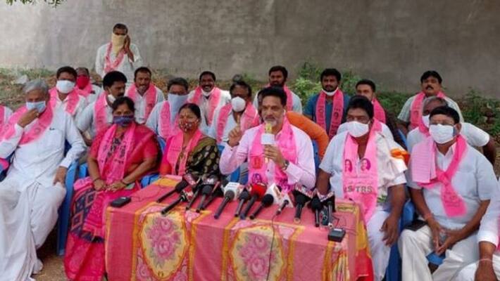 TRS leader Vakulabharanam Krishnamohan retaliates Koushik reddy comments TRS leader Vakulabharanam Krishnamohan retaliates Koushik reddy comments