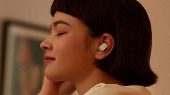18 year old Boy turns deaf after using in earbuds too long 18 year old Boy turns deaf after using in earbuds too long