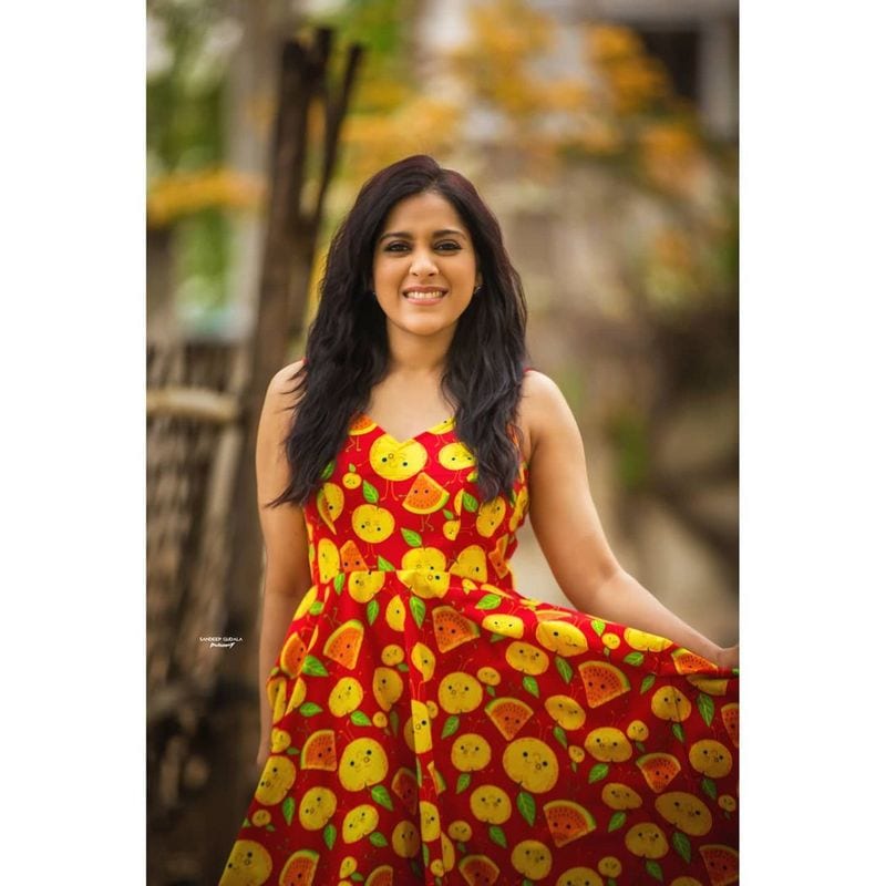 మరి రష్మీ లేని `శ్రీదేవి డ్రామా కంపెనీ`లో సుధీర్ ఏసే వేషాలు పాపం రష్మీకి తెలియదు. మరి ఇదే తెలిస్తే ఆమె రియాక్షన్ ఏంటి? సుధీర్ పరిస్థితేంటని నెటిజన్లు ప్రశ్నిస్తున్నారు.