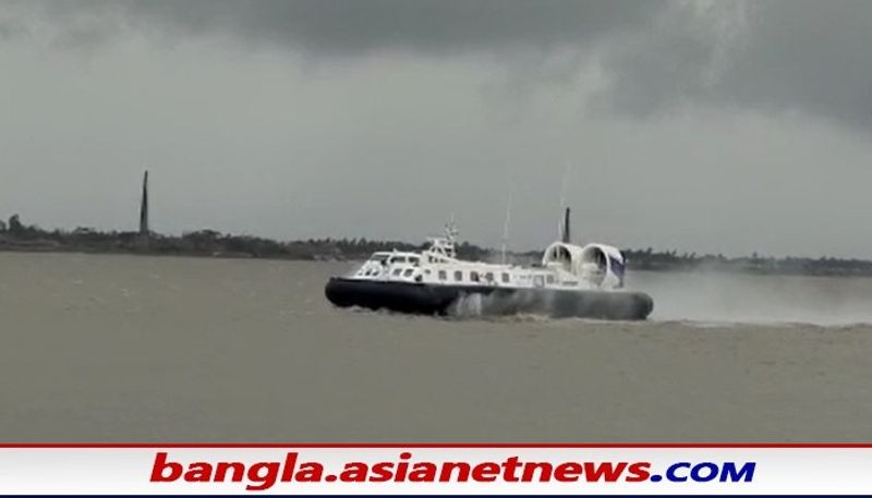 বুধ ও বৃহস্পতিবার দক্ষিণবঙ্গে ভারি থেকে অতিভারি বৃষ্টির পূর্বাভাস রয়েছে। আগামী ২৪ ঘণ্টা উড়িশাতেও বৃষ্টি হবে বলে জানিয়েছে আবহাওয়া দফতার। এখনও পর্যন্ত উপকূলবর্তী এলাকায় সতর্কতা জারি করা হয়েছে
