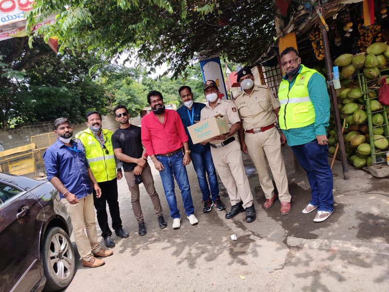 ಜನರ ಒಳಿತಿಗಾಗಿ ಕೆಲಸ ಮಾಡುತ್ತಿರುವ ಪೊಲೀಸ್ ಸಿಬ್ಬಂದಿಗೆ ಧನ್ಯವಾದ ಹೇಳಲೇಬೇಕು