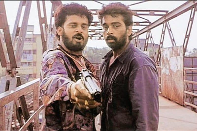 Directed by Ram Gopal Varma, Satya was Manoj Bajpayee’s big break. The film, which was based on the lives of Mumbai’s underworld, received plaudits from critics and audiences alike. The film was regarded as one of the most realistic portrayals of Indian gangsters and paved the way for future ‘gangster films’ in India. Manoj Bajpayee as Bhiku Mhatre, a gangster, stole the show and went on to become the poster boy for gangster films. After all, Mumbai ka King Kaun, Bhiku Mhatre? This guns-and-gangs saga not only introduced the world to the brilliant acting of Manoj Bajpayee (and he won the National Award for the same) but also made him a dance icon (Remember Sapno Mein Milti Hai?)