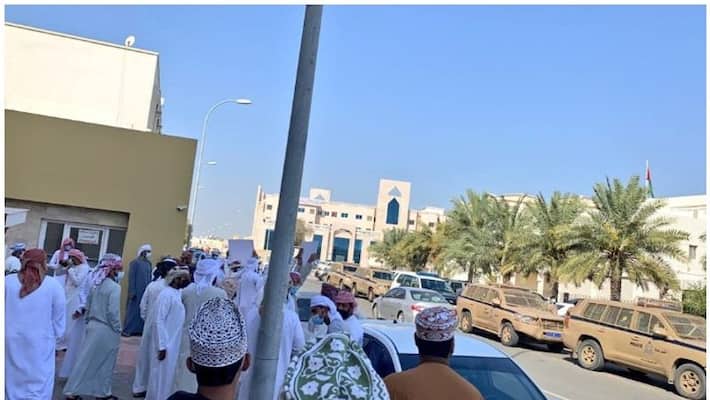Omani citizens reject sabotage lack of respect for law in Sohar Omani citizens reject sabotage lack of respect for law in Sohar