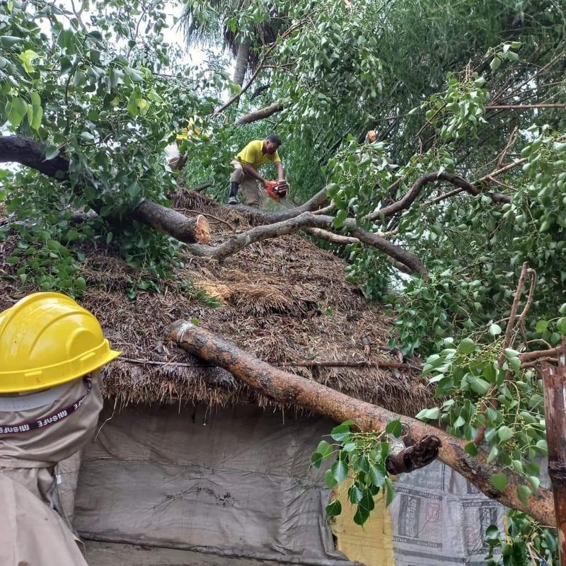 നിലവില് ജാര്ഖണ്ഡിലെ താമര്, പരസി പ്രദേശങ്ങള്ക്ക് സമീപത്ത് കൂടെയാണ് ദുര്ബലമായി തീര്ത്ത യാസ് ചുഴലിക്കാറ്റ് സഞ്ചരിക്കുന്നത്. 50 -60 കിലോമീറ്റര് വേഗതയില് ഇന്ത്യയുടെ വടക്കുപടിഞ്ഞാറൻ ദിശയിലാണ് ഇപ്പോള് ചുഴലിക്കാറ്റിന് സഞ്ചാരം. 