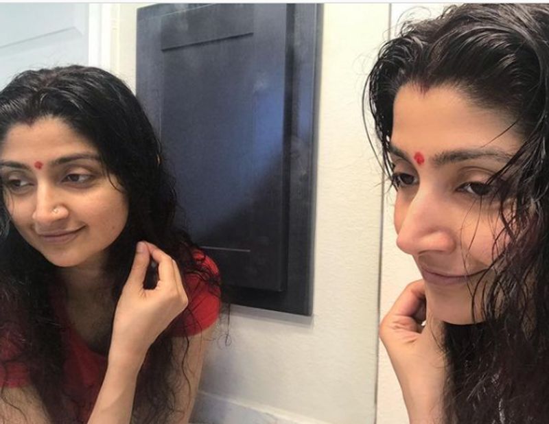 ഇപോഴിതാ ദിവ്യാ ഉണ്ണിയുടെ പുതിയൊരു ഫോട്ടോയാണ് ചര്ച്ചയാകുന്നത്.