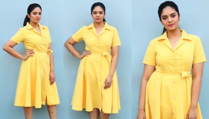 మరోవైపు తన ఫ్రెండ్ విష్ణు ప్రియాతో కలిసి ఈ అమ్మడు తొడలు కనిపించేలా పొట్టి షాట్ వేసుకుని కిర్రాక్ డాన్స్ తో పిచ్చెక్కించింది.