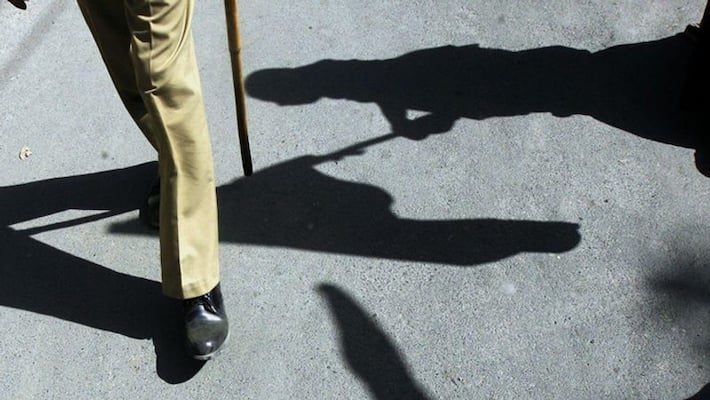 Maharashtra Police viral video of brutally beating a BJP youth wing leader DHA Maharashtra Police viral video of brutally beating a BJP youth wing leader DHA