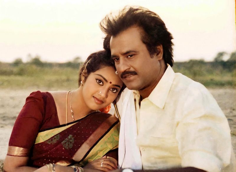 దీంతో సూపర్ స్టార్ రజనీకాంత్తోనూ జోడి కట్టిందీ భామ. రజనీ సరసన ఇప్పుడు `అన్నాత్తే` చిత్రంలో నటిస్తుంది. క్రమంలో సీనియర్లకి బెస్ట్ ఆప్షన్గా మీనా మారిపోతుంది.