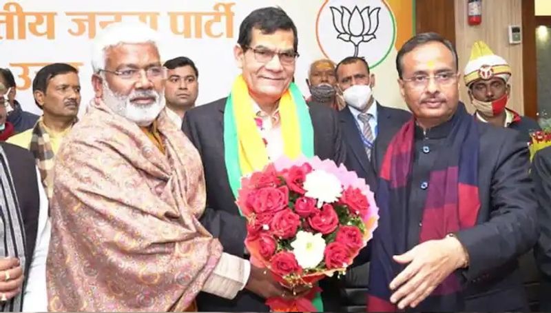 अरविंद कुमार शर्मा कुछ माह पहले अचानक स्वैच्छिक सेवानिवृत्ति ले लिए, जबकि एमएसएमई सचिव के तौर पर उनका दो साल का कार्यकाल अभी बाकी था। इसके बाद विधान परिषद के लिए चुने गए थे और पूर्वांचल में संगठन की राजनीति में काफी सक्रिय देखे गए थे। एक सप्ताह पहले ही पीएम नरेंद्र मोदी ने उनकी तारीफ की थी।
