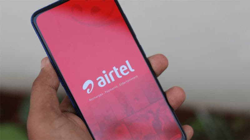 എയര്ടെല് 401 രൂപ പ്രീപെയ്ഡ് പ്ലാന്:
ഡിസ്നി + ഹോട്ട്സ്റ്റാറിലേക്കുള്ള വാര്ഷിക വിഐപി സബ്സ്ക്രിപ്ഷനോടൊപ്പം 28 ദിവസത്തെ വാലിഡിറ്റുയുമായി 30 ജിബി ഡാറ്റയും ഈ പ്ലാന് നല്കുന്നു. ഇത് ഒരു ഡാറ്റ മാത്രമുള്ള പ്ലാനാണ് കൂടാതെ കോളിംഗ് ആനുകൂല്യങ്ങളൊന്നും വാഗ്ദാനം ചെയ്യുന്നില്ല.