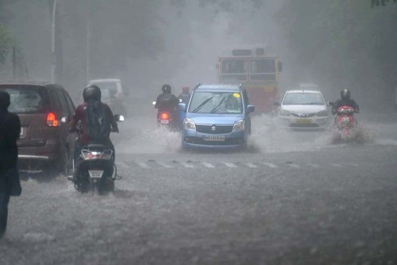 Kanyakumari district is reeling under rain .. Danger of spreading corona .. Seaman screaming at the head