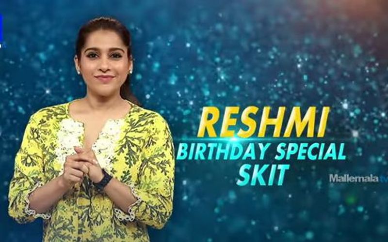 తాజాగా `ఎక్స్ ట్రా జబర్దస్త్` ప్రోమోలో వీరిద్దరు మరింతగా రెచ్చిపోయారు. యూనిట్ ముందు, జడ్జ్ లు మనో, రోజాల ముందే సుధీర్.. రష్మీకి తన ప్రేమని వ్యక్తం చేశాడు. అందరిని సర్ప్రైజ్ చేశారు.