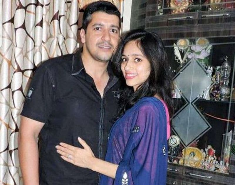 'मैं ऐसी अधिकारी बनना चाहती हूं कि लोगों को गर्व हो'
एक इंटरव्यू में नितिका ने कहा, मैंने क्वालीफाई करने के लिए बहुत मेहनत की। मैं एक ऐसी अधिकारी बनना चाहती हूं जिस पर सभी को गर्व हो, विभु को गर्व हो। 