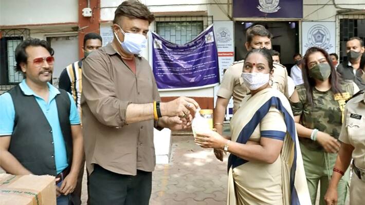 Anu Malik and Ekta Jain distributed hand sanitisers and kadha to Mumbai police kpg Anu Malik and Ekta Jain distributed hand sanitisers and kadha to Mumbai police kpg