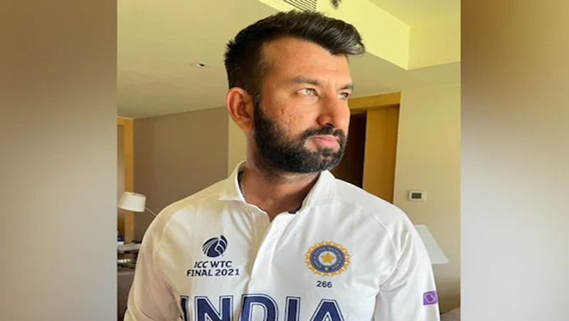 భారత టెస్టు స్పెషలిస్టు ప్లేయర్ ఛతేశ్వర్ పూజారా గురించి వరల్డ్ టెస్టు ఛాంపియన్షిప్ ఫైనల్ని వరల్డ్కప్ పోల్చాడు. ‘వైట్ బాల్ క్రికెట్ ఆడని నాలాంటి టెస్టు స్పెషలిస్టు ప్లేయర్లకి వరల్డ్ టెస్టు ఛాంపియన్షిప్ ఫైనల్ గెలవడం వరల్డ్కప్ గెలవడంతో సమానం... అందుకే మేమంతా ఈ ఫైనల్ని గెలవాలనే కసితో ఆడబోతున్నాం’ అంటూ కామెంట్ చేశాడు పూజారా.
