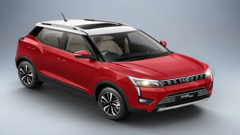 इलेक्ट्रिक गाड़ियां भी होंगी लॉन्च
महिंद्रा के न्यू-जेनरेशन XUV300 में दो और नए मॉडल कोडनेम - W620 और V201 भी शामिल है। ये सभी मॉडल 2024-26 के बीच लॉन्च किए जाएंगे। XUV300 को पेट्रोल-डीजल के साथ इलेक्ट्रिक वैरिएंट में भी लॉन्च किया जाएगा।