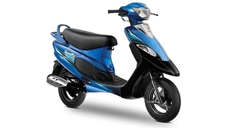 TVS Scooty Pep Plus
टीवीएस के अनुसार 65 किमी प्रतिलीटर का एवरेज देती है। इसमें 87.8 सीसी का इंजन लगा हुआ है।
कीमत- इसकी कीमत 56,009 रुपये एक्स-शोरूम है।

