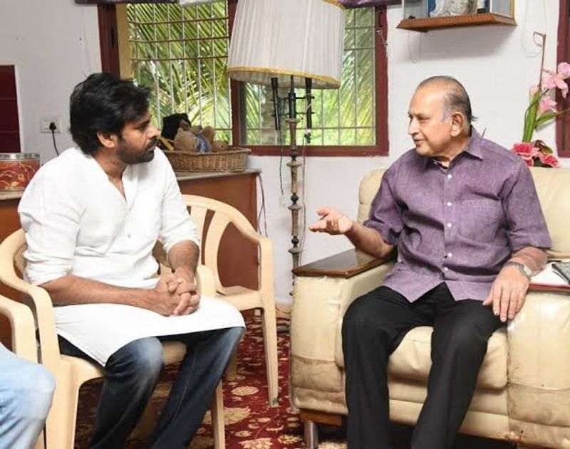 సూపర్ స్టార్ కృష్ణ అరుదైన ఫోటోలు(బర్త్ డే స్పెషల్).