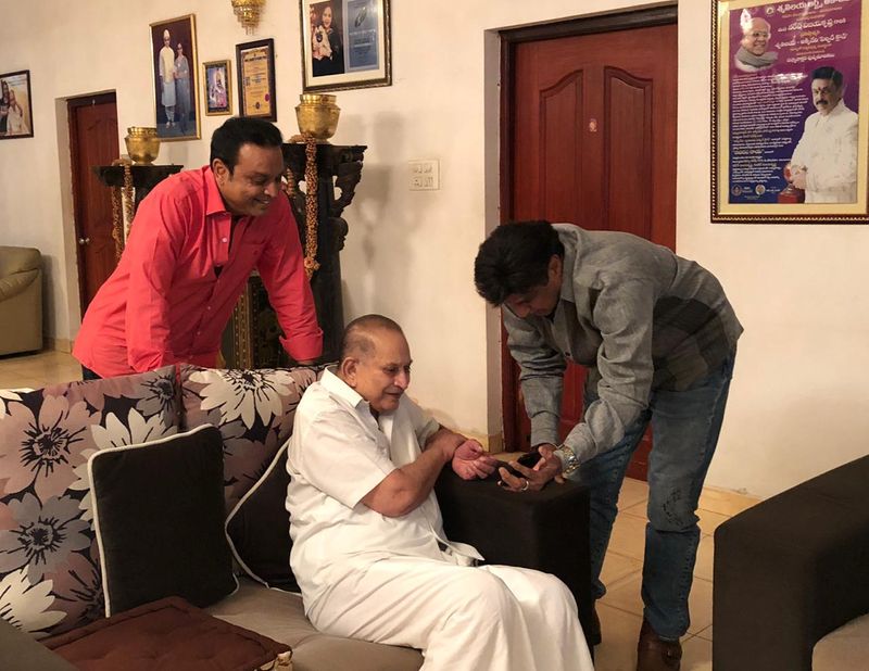 సూపర్ స్టార్ కృష్ణ అరుదైన ఫోటోలు(బర్త్ డే స్పెషల్).