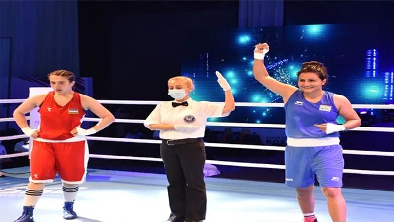 महिलाओं ने दिलाए 10 मैडल
इससे पहले रविवार को खेले गए महिलाओं को फाइनल मैच में पूजा रानी गोल्ड मैडल, मैरीकॉम (51किग्रा), लालबुत्साईही (64 किग्रा) और अनुपमा (81+ किग्रा) ने सिल्वर मैडल जीता था। इसी के साथ भारतीय महिलाओं ने 1 गोल्ड, 3 सिल्वर और 6 ब्रॉन्ज मैडल अपने नाम किए है।