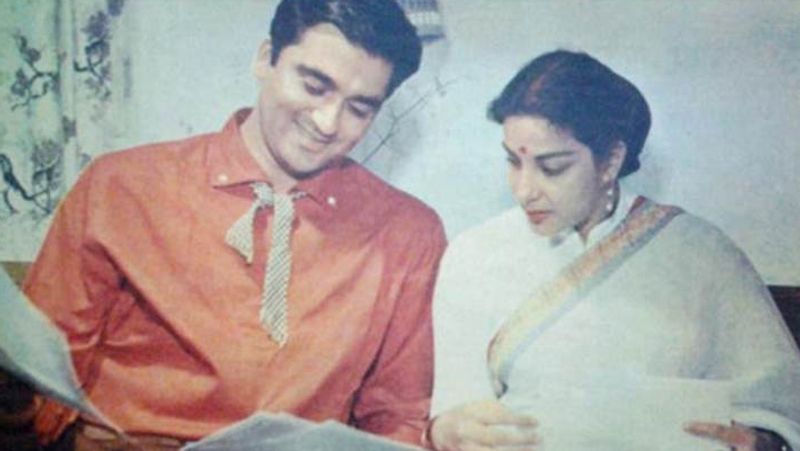 बता दें कि नरगिस ने अपने करियर में कई सुपरहिट फिल्मों में काम किया। 1935 में फिल्म रजिया से उन्होंने 6 साल की उम्र में बतौर चाइल्ड आर्टिस्ट करियर की शुरुआत की। 1943 में मोतीलाल के साथ उन्होंने 14 साल की उम्र में लीड एक्ट्रेस के तौर पर अपनी पहली फिल्म की। 1948 में आग फिल्म में पहली बार राज कपूर संग उनकी जोड़ी नजर आई।