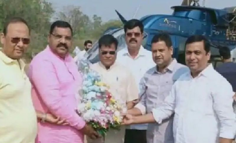 जब जनार्दन भोईर ने यह प्लेन खरीदा था को उन्होंने इसका ट्रायल उन्होंने अपने गांव में किया था।जिसमें उन्होंने अपने साथ-साथ गांव के कई लोगों को बिठाकर घुमाया था। जैसे यहां हेलीकॉप्टर पहुंचा तो देखने वालों की भीड़ लग गई। हर कोई उसमें बैठना चाहता था।
