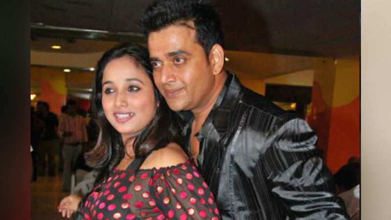 आपको बता दें कि मनदीप के साथ रिलेशनशिप में आने से पहले रानी चटर्जी का नाम भोजपुरी स्टार रवि किशन और पवन सिंह के साथ ही जुड़ चुका है।