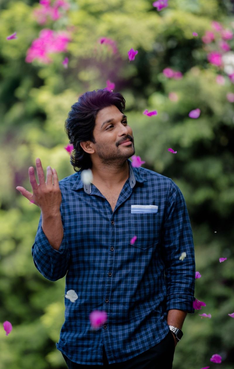 స్టయిలీష్ స్టార్, ఐకాన్ స్టార్ అల్లు అర్జున్ 16వ స్థానంలో ఉన్నారు. గతేడాది ఆయన 12వ స్థానంలో ఉన్నారు.
