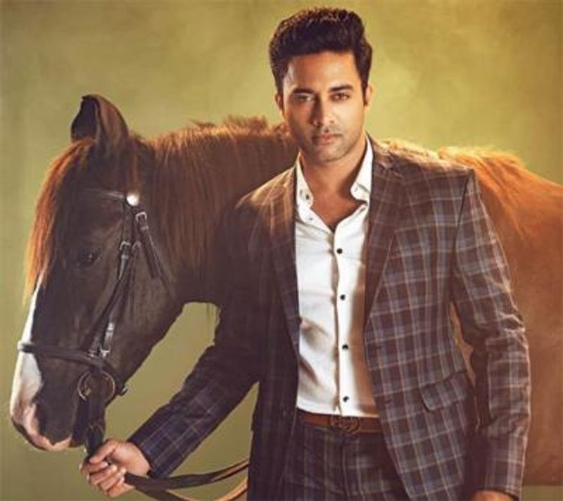 పదో స్థానంలో నవదీప్ ఉన్నాడు. గతేడాది ఇతనిది 15వ స్థానం.