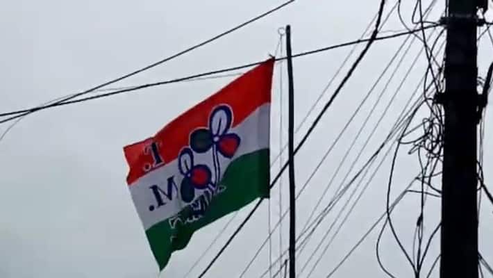 TMC leader walking openly despite arrest warrant, viral picture on social media BSM TMC leader walking openly despite arrest warrant, viral picture on social media BSM