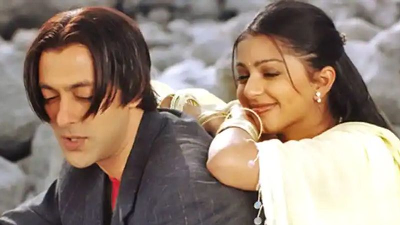 <p><strong>भूमिका चावला :</strong><br />
सलमान खान के साथ 2003 में फिल्म 'तेरे नाम' से डेब्यू करने वाली भूमिका चावला का करियर कुछ खास नहीं रहा। उन्होंने इस फिल्म में निर्जरा का रोल निभाया था। इसके बाद उन्होंने दिल ने जिसे अपना कहा, सिलसिले और गांधी माय फादर जैसी कुछेक फिल्मों में काम किया। बाद में भूमिका ने साउथ की फिल्मों का रुख कर लिया। भूमिका 'धोनी : द अनटोल्ड स्टोरी' में धोनी की बहन के रोल में नजर आ चुकी हैं।</p>