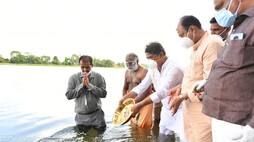 BJP leader Ashoka immerses ashes of Covid deceased, exemplifies Vasudaiva Kutumbakam