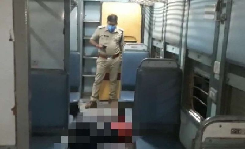 इस घटना के बाद रेलवे विभाग और प्रशासन में हड़कंप मच गया। साथ ही पता लगते ही पूरी ट्रेन में दहशत का माहौल बन गया। जानकारी लगते ही मौके पर पुलिस पहुंची और शव को कब्जे में लेकर पोस्टमॉर्टम के लिए भेज दिया। वहीं आनन-फानन में मामले को गंभीरता से लेते हुए एसपी एसएस चौहान ने आरोपी को पकड़ने के लिए स्पेशल टीम बनाई और जल्द हिरासत में लेने के आदेश दिए।
